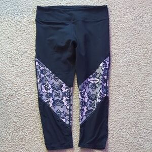 Fabletics Athletic Workout Black Lace & Mesh Cropped Pants Size Medium